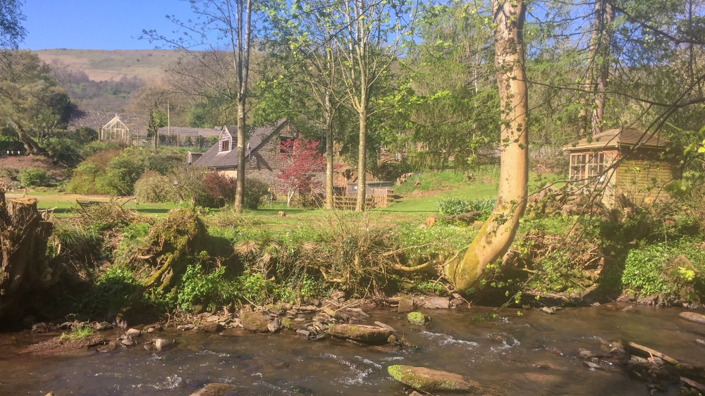 Forest Mill Cottage with River Monnow and Black Mountain